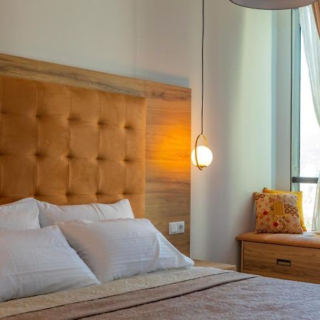 Entire Flat With City Skyline View - Two Bedrooms Batumi Kültér fotó