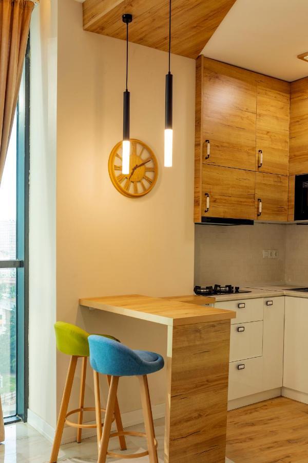 Entire Flat With City Skyline View - Two Bedrooms Batumi Kültér fotó