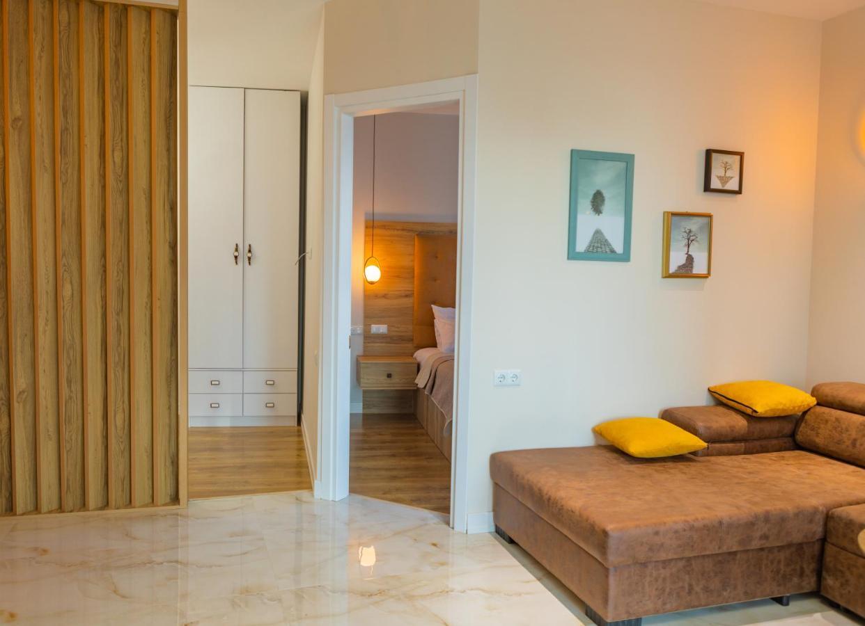 Entire Flat With City Skyline View - Two Bedrooms Batumi Kültér fotó