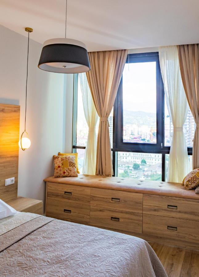 Entire Flat With City Skyline View - Two Bedrooms Batumi Kültér fotó